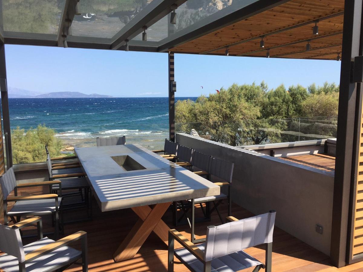 Windsurfing Seaside Apartment Artemida Esterno foto