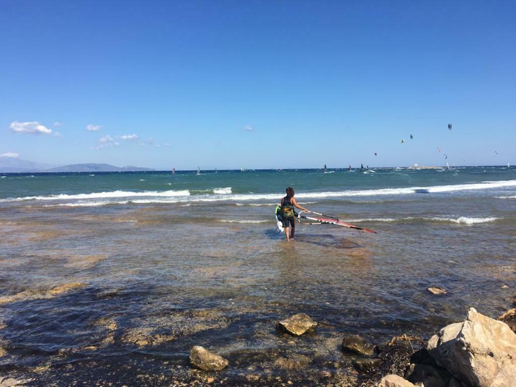 Windsurfing Seaside Apartment Artemida Esterno foto
