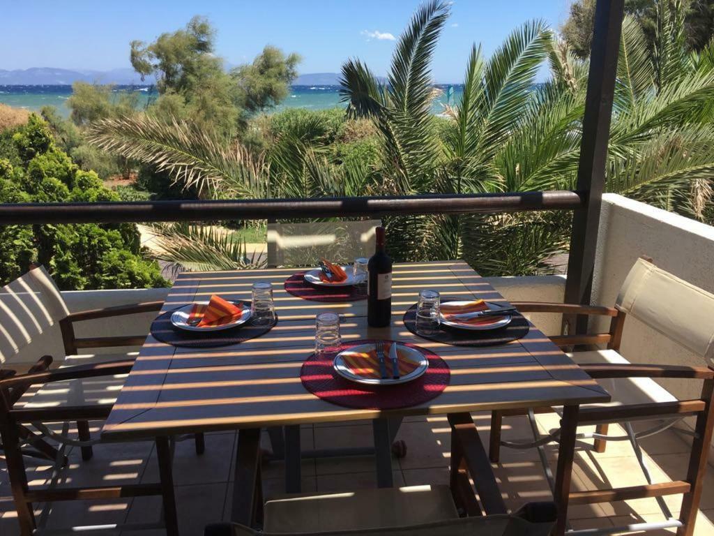 Windsurfing Seaside Apartment Artemida Esterno foto