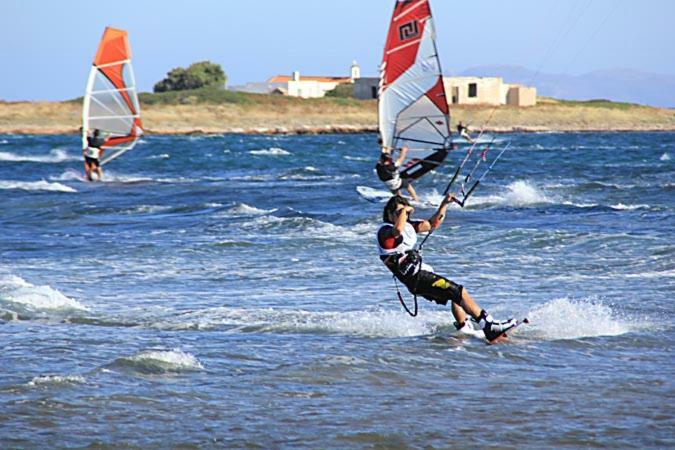 Windsurfing Seaside Apartment Artemida Esterno foto