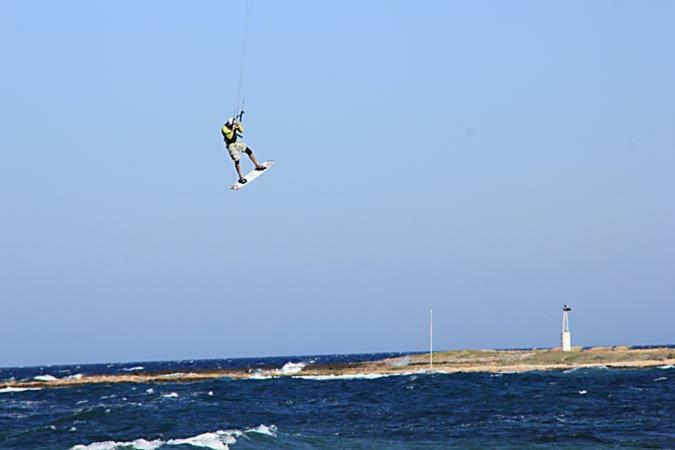 Windsurfing Seaside Apartment Artemida Esterno foto