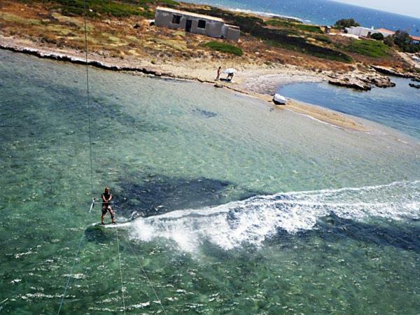 Windsurfing Seaside Apartment Artemida Esterno foto